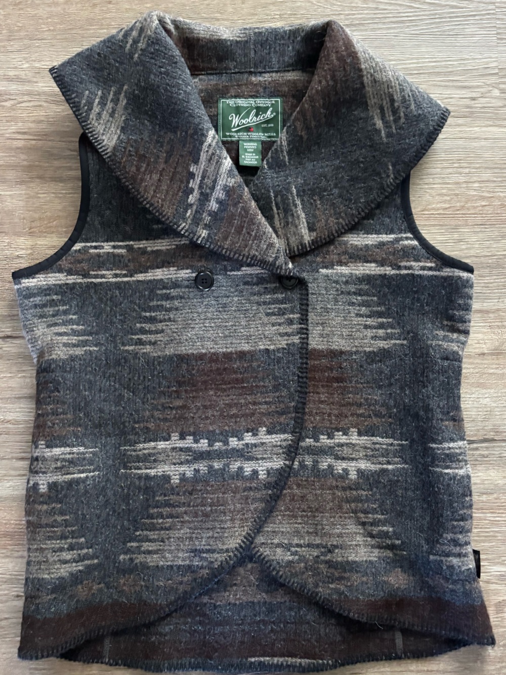 Woolrich women’s M medium wrap Aztec western vest. Good condition. Preloved - Picture 11 of 12